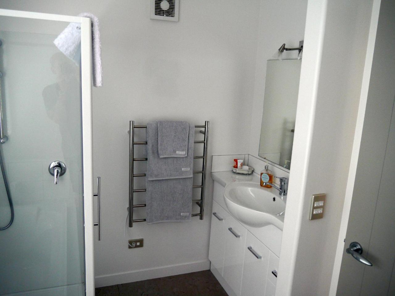 Kereru Cottage Russell - James Cook Apartment מראה חיצוני תמונה